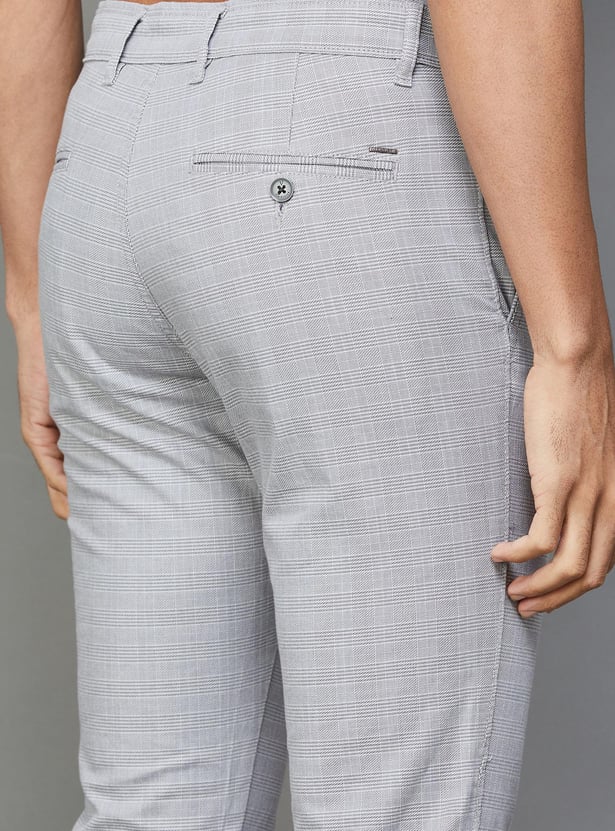 VH SPORTS Men Checked Slim Straight Casual Trousers