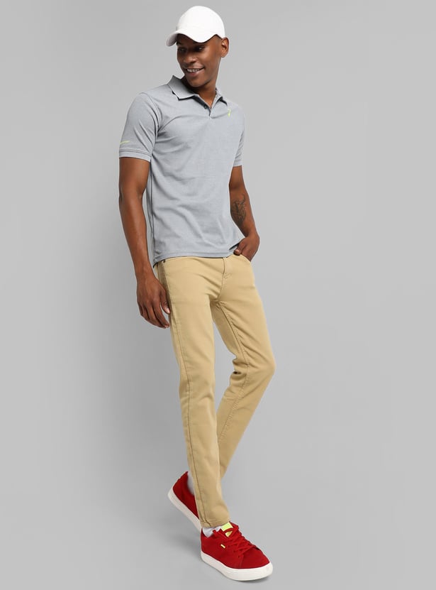 CAMPUS SUTRA Men Solid Activewear Polo T-shirt