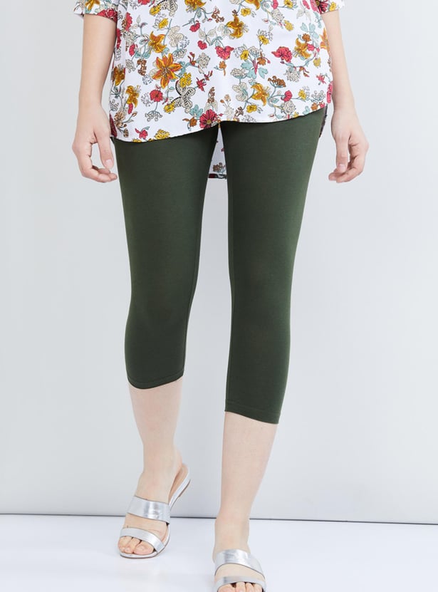 Women Solid Three-Fourth Leggings