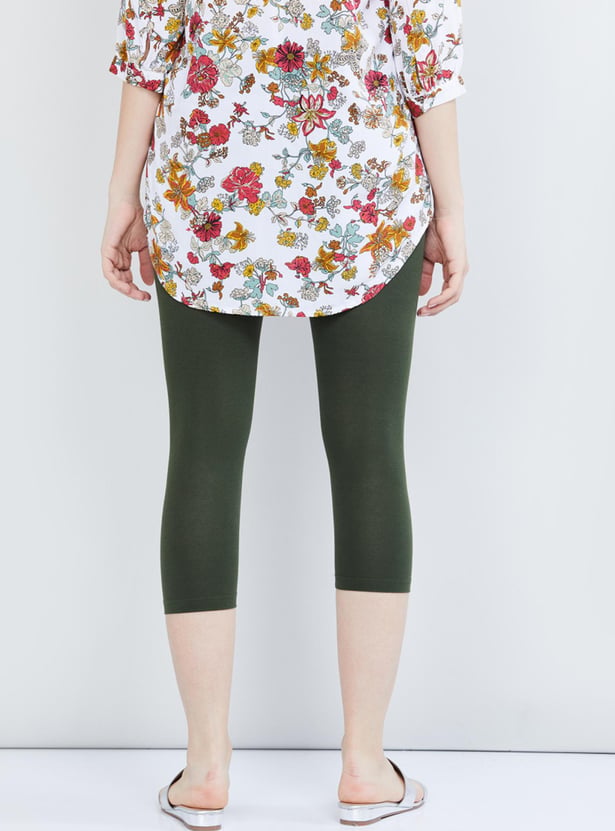 Women Solid Three-Fourth Leggings
