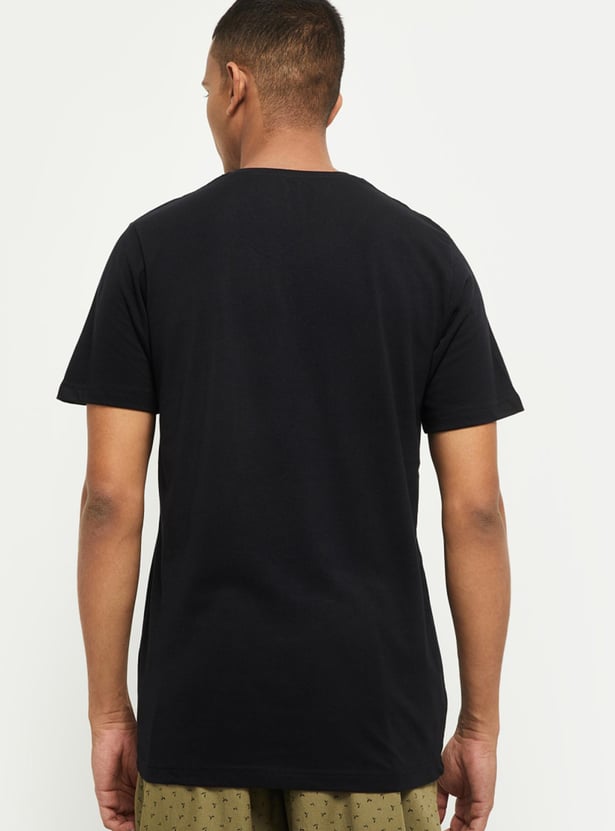 Men Solid Regular Fit V-Neck T-shirt