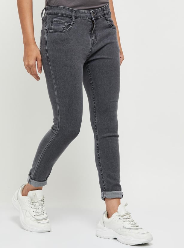 Women Solid Skinny Fit Jeans