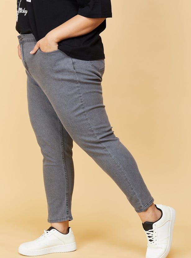Women Solid Skinny Fit Jeans