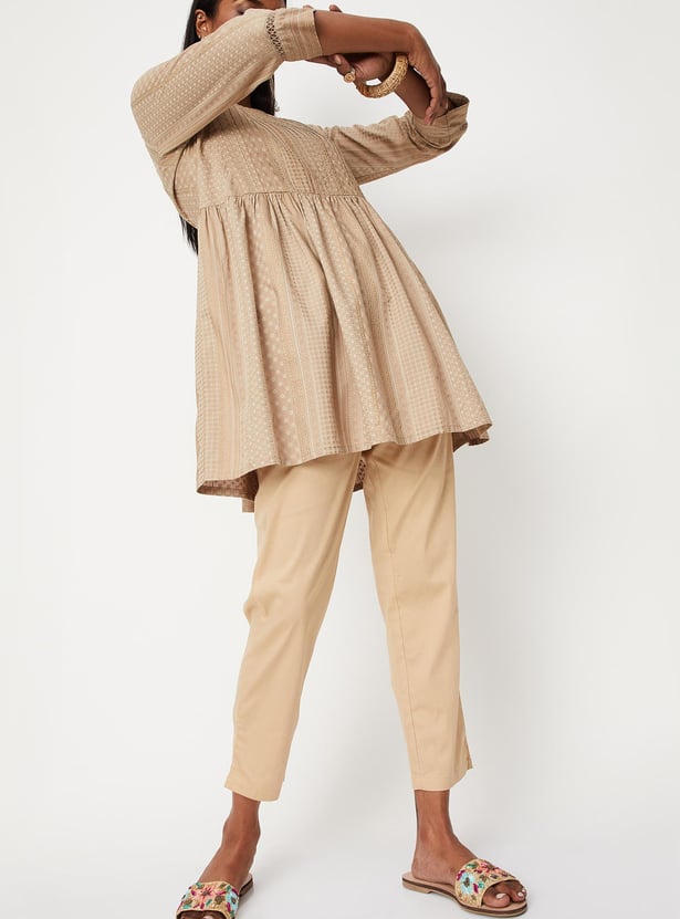 Women Solid Cropped Straight Pants