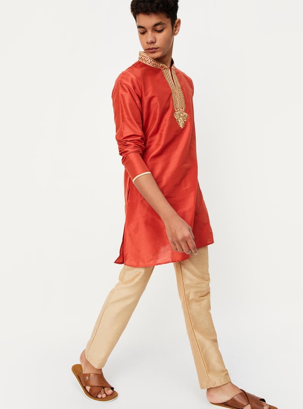 Boys Embroidered Kurta and Pyjama Set