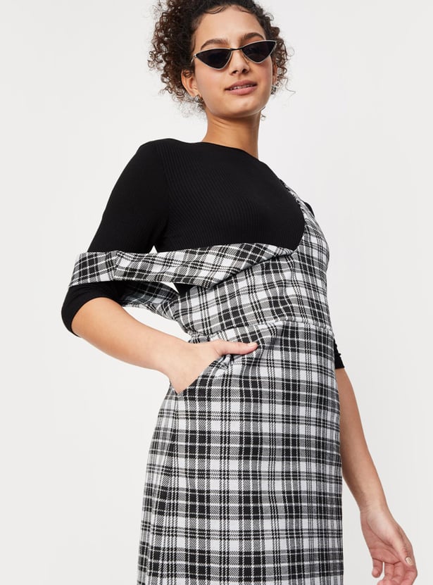 Women Checked Pinafore Dress with Top
