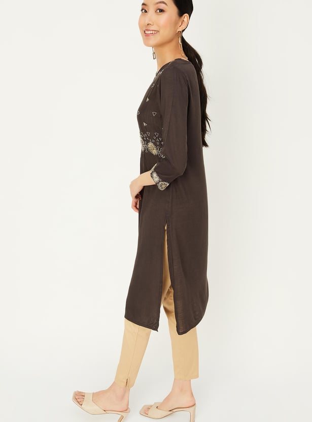 Women Embroidered Straight Kurta
