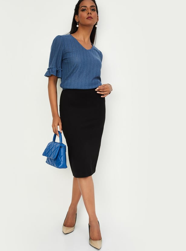 Women Textured Knit V-neck Top