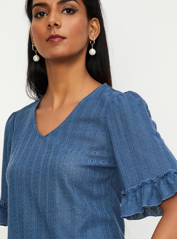 Women Textured Knit V-neck Top