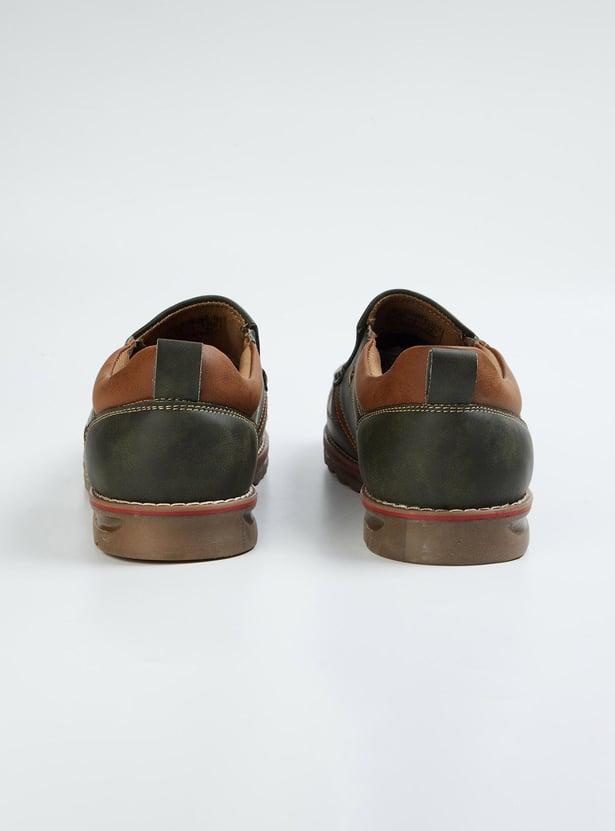 Men Colourblock Saddle Moccasins