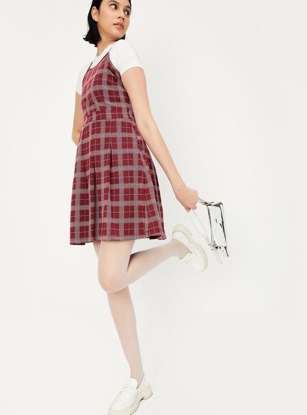 Women Checked Pinafore Dress with T-shirt