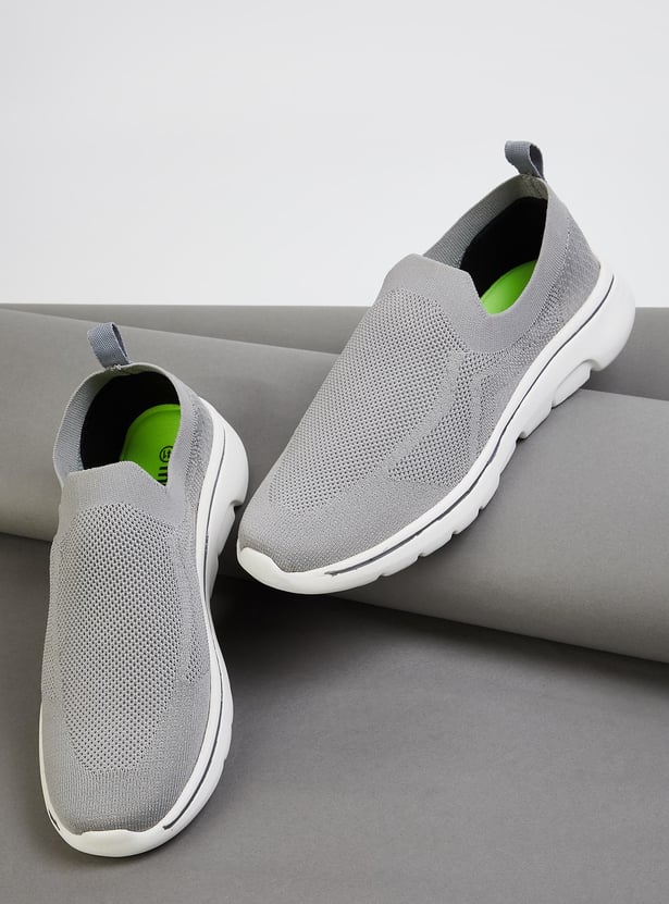 Men Knit Slip-On Sports Shoes