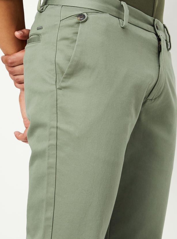 Men Solid Slim Fit Chinos