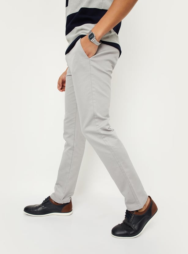 Men Solid Slim Fit Chinos