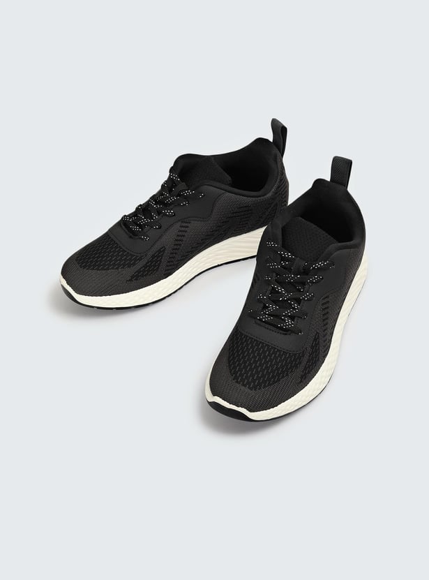 Men Flynknit Lace-up Sports Shoes