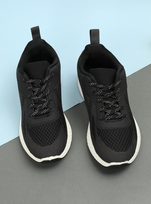 Men Flynknit Lace-up Sports Shoes