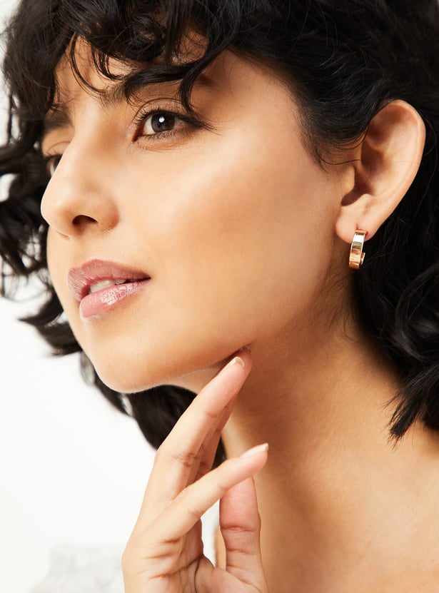 Women Assorted Hoop and Stud Earrings Set