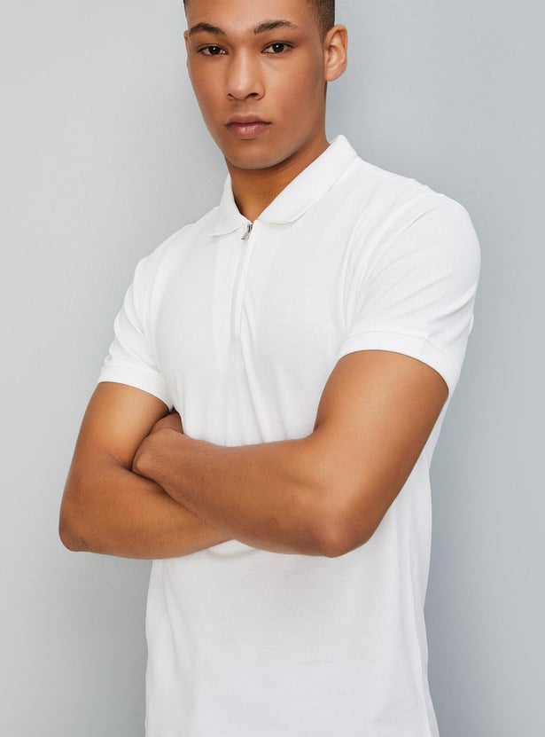 Men Solid Slim Fit Polo T-shirt