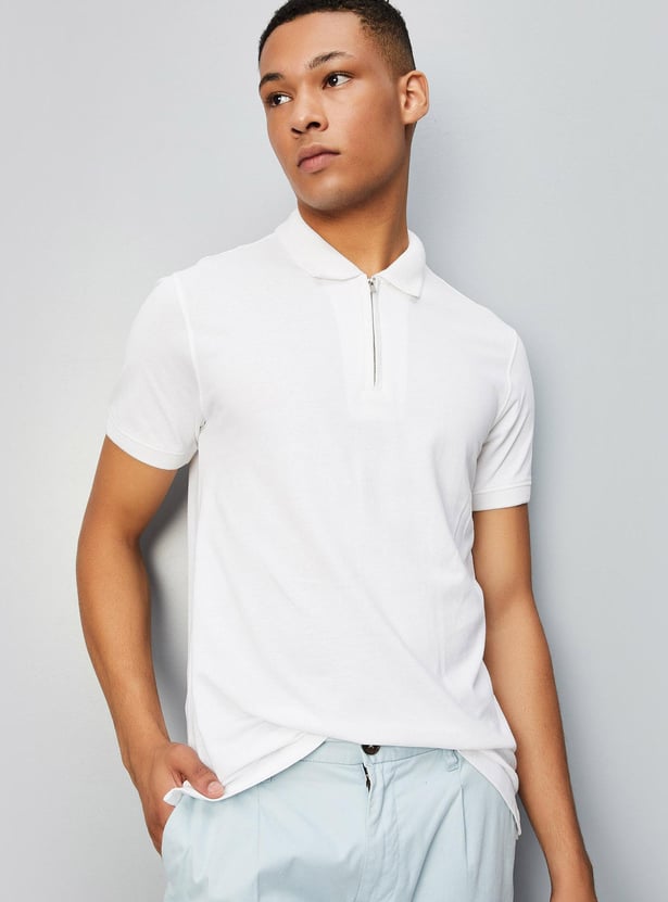 Men Solid Slim Fit Polo T-shirt