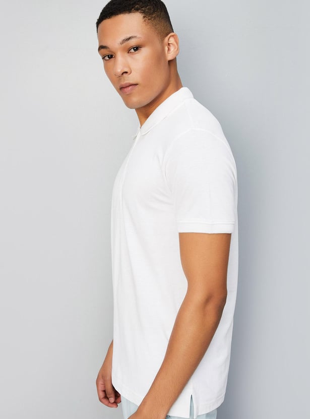 Men Solid Slim Fit Polo T-shirt