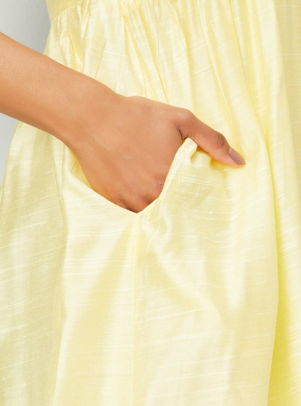 Women Embroidered Kurta with Pocket