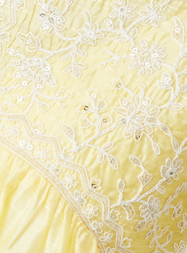 Women Embroidered Kurta with Pocket