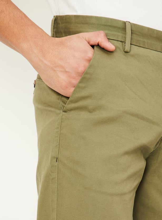 Men Solid Straight Fit Chinos