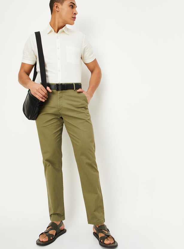 Men Solid Straight Fit Chinos