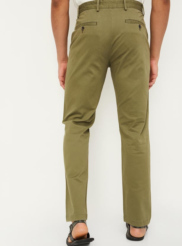 Men Solid Straight Fit Chinos