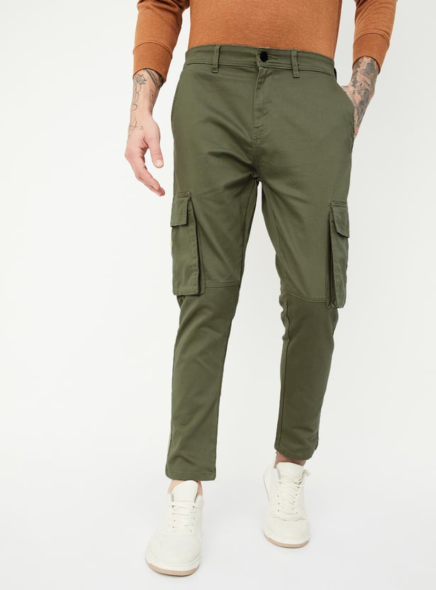 Men Solid Carrot Fit Cargo Trousers