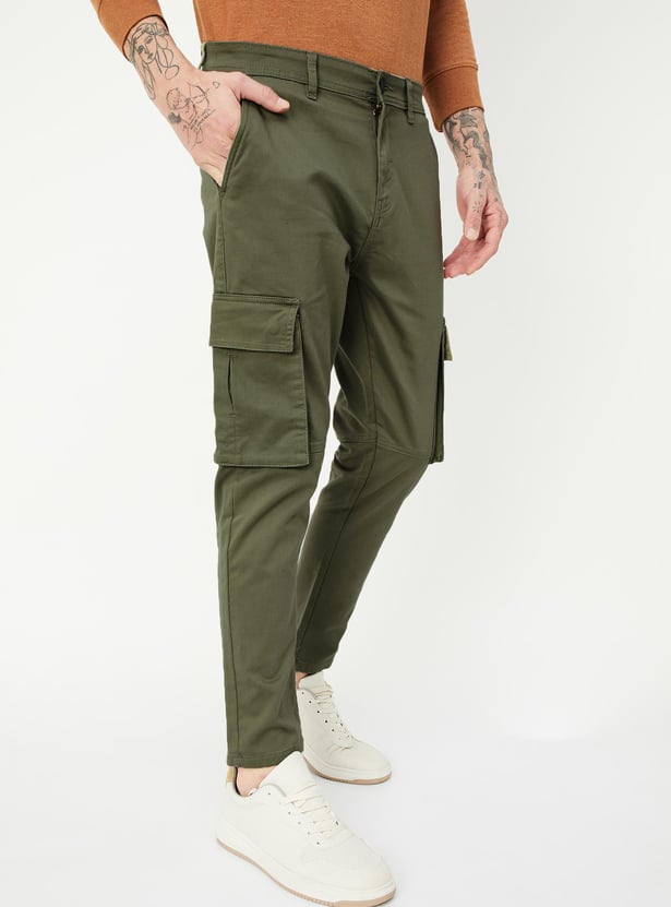 Men Solid Carrot Fit Cargo Trousers