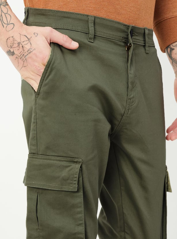 Men Solid Carrot Fit Cargo Trousers