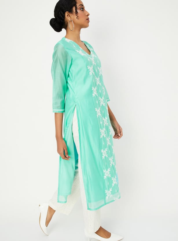 Women Embroidered Three-quarter Sleeves Straight Kurta
