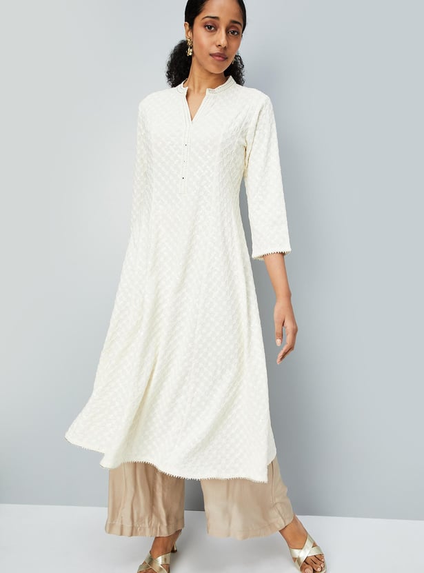 Women Embroidered Kalidar Kurta
