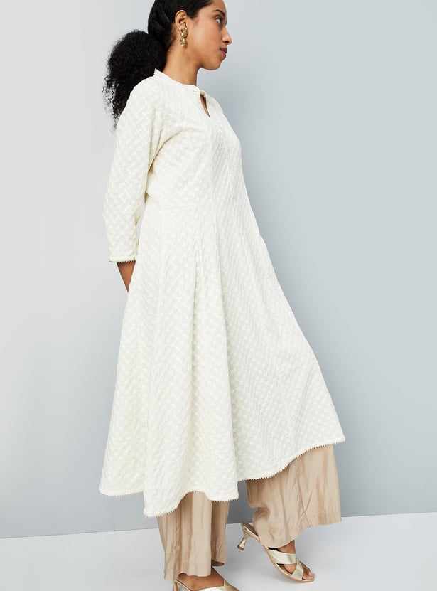 Women Embroidered Kalidar Kurta