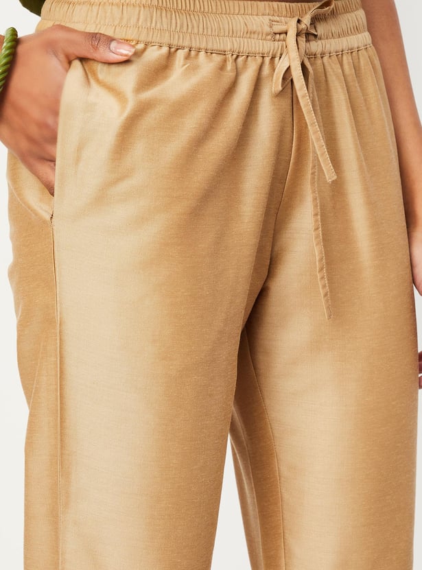 Women Solid Straight Pants