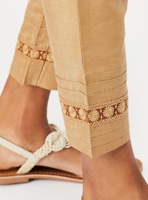 Women Solid Straight Pants