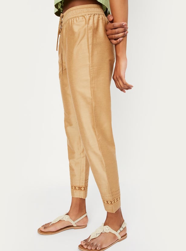 Women Solid Straight Pants