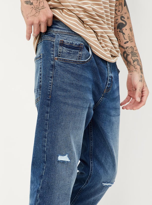 Men Carrot Fit Distressed Jeans