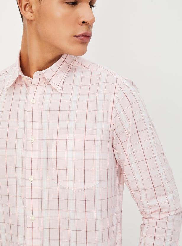 Men Regular Fit Checked Casual Shirt