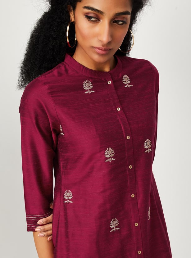 Women Embroidered Straight Kurta