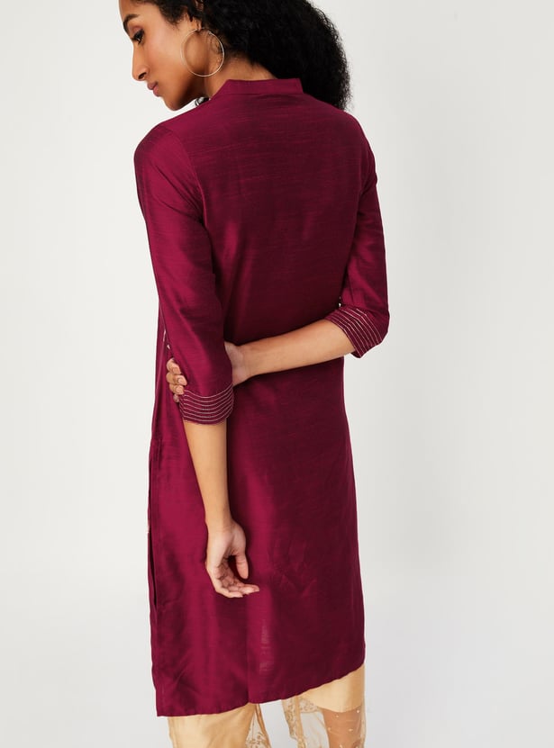 Women Embroidered Straight Kurta
