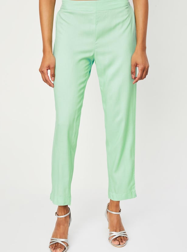 Women Embroidered Kurta Set