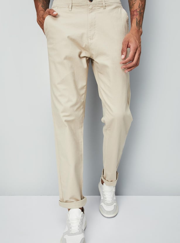 Buy Men Solid Slim Fit Stretch Chinos Online At Just Rs 13990 1000013355665 Max Fashion 5849