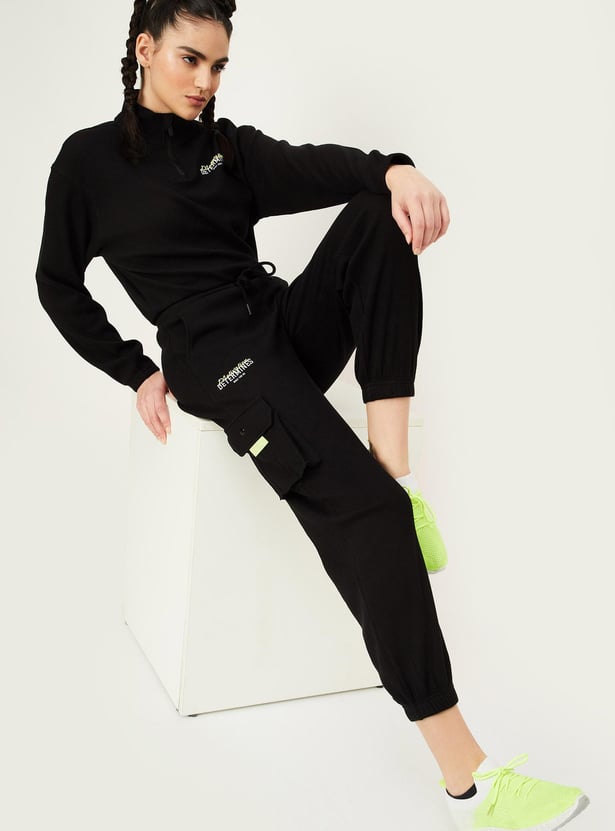 Women Textured Cargo Joggers