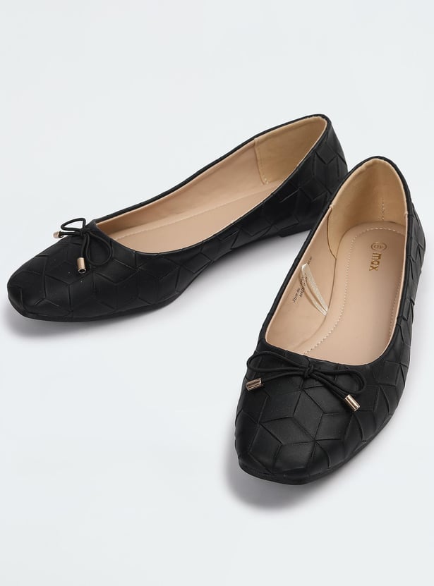 Women Textured Bow-Detailed Ballerinas