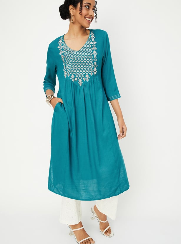 Women Embroidered Yoke Straight Kurta