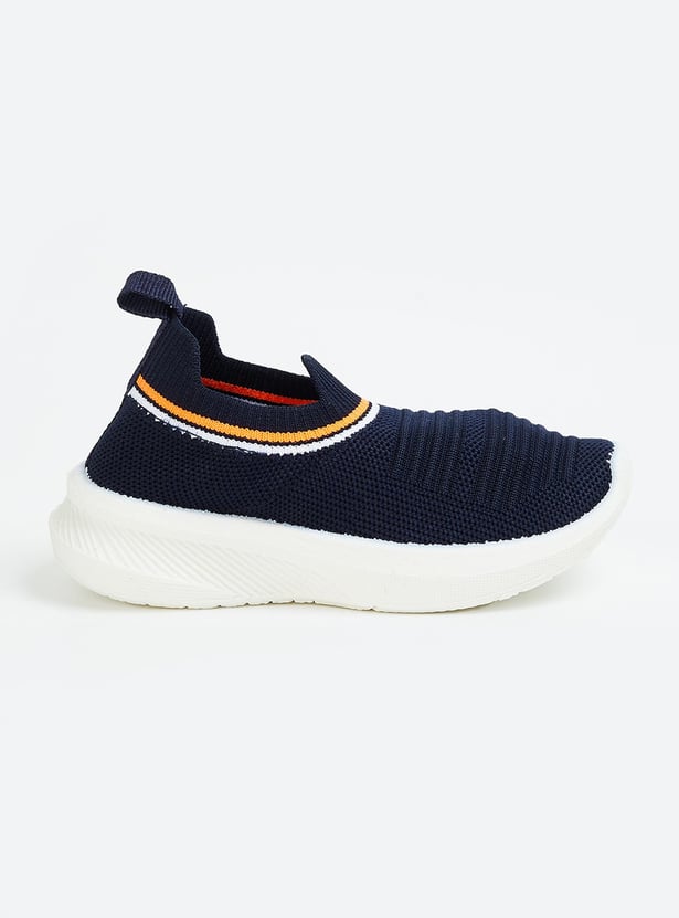 Boys Textured Slip-On Sports Shoes