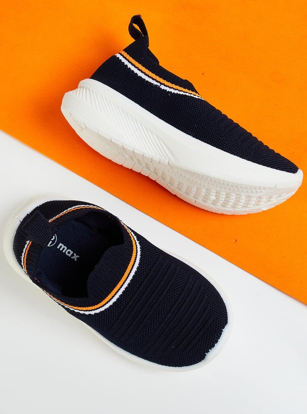 Boys Textured Slip-On Sports Shoes