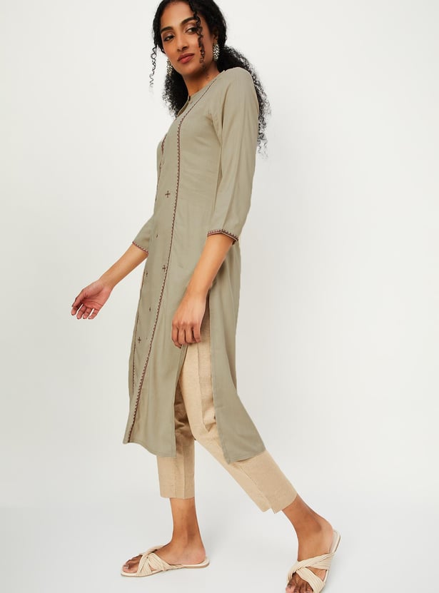 Women Embroidered Kurta with Pocket